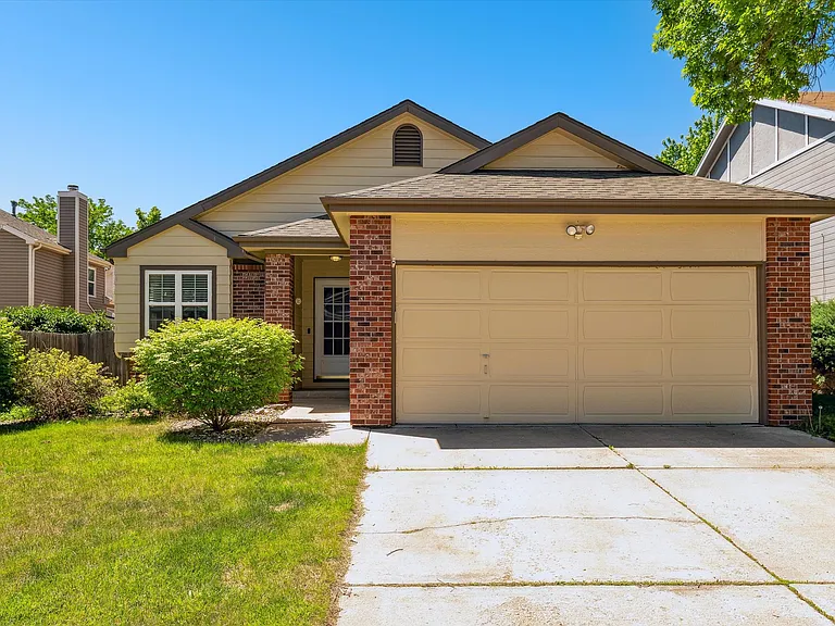 9168 W Maryland Pl — Photo 12