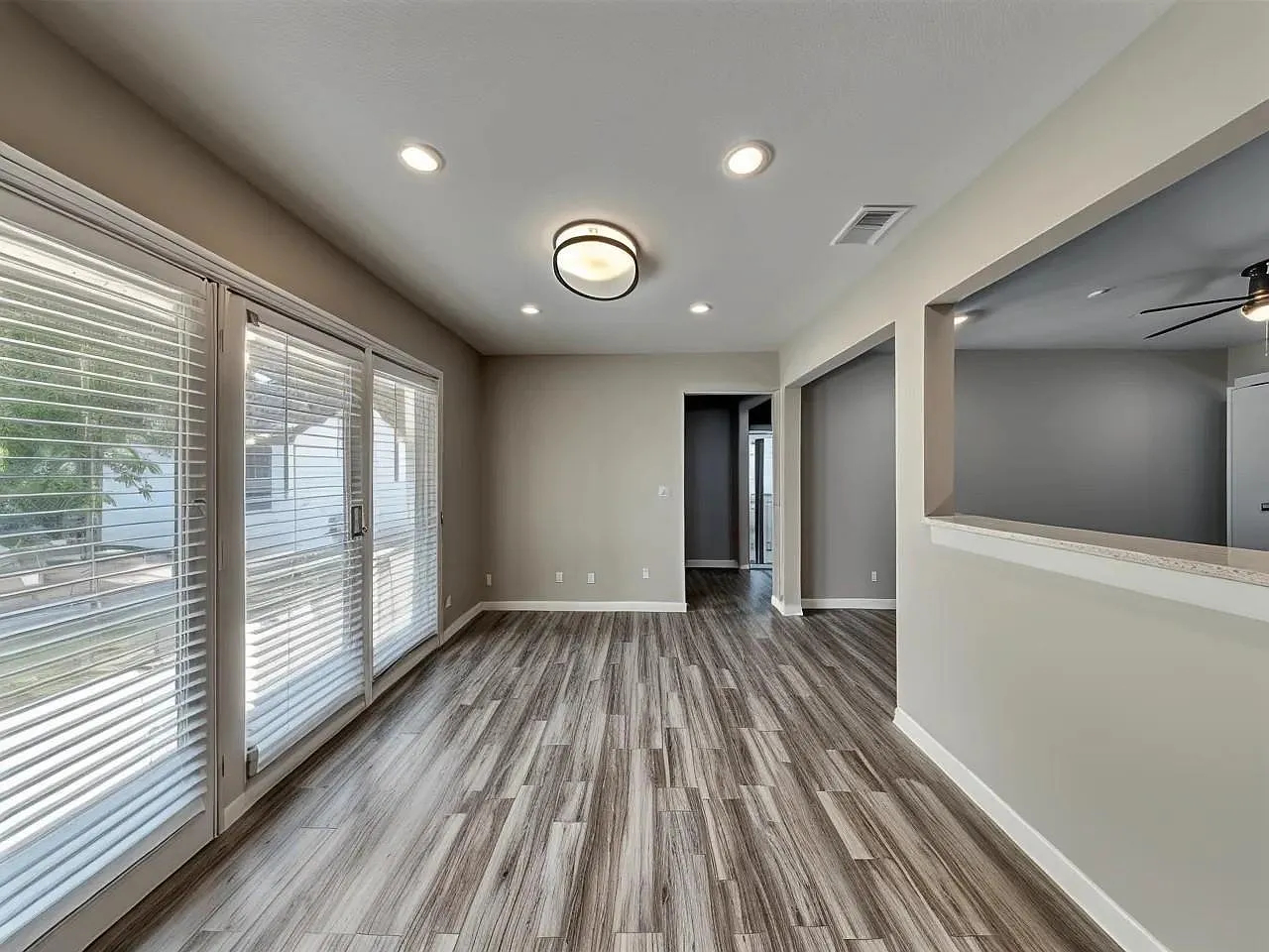 3 bed, 2.0 bath, 1716 sqft, $2,500 — Photo 2