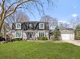 2700 W 104th Ter, Leawood, KS 66206