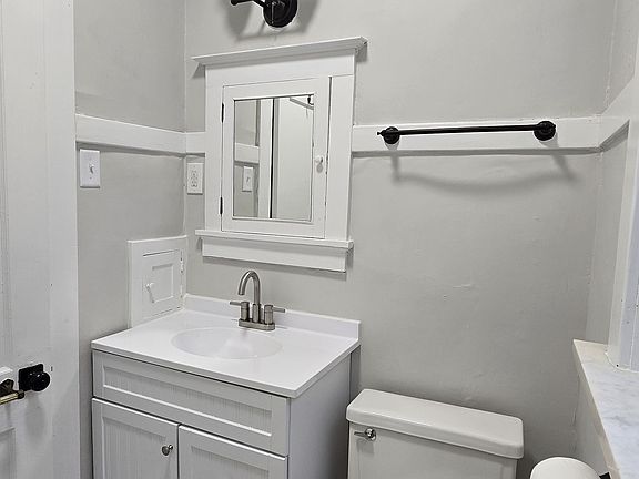 2nd image of 3627 Fillmore St #A