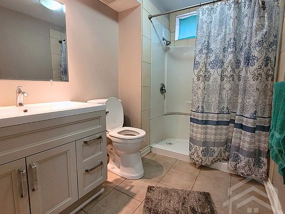 5th image of 60 Washington Grand Ave #6