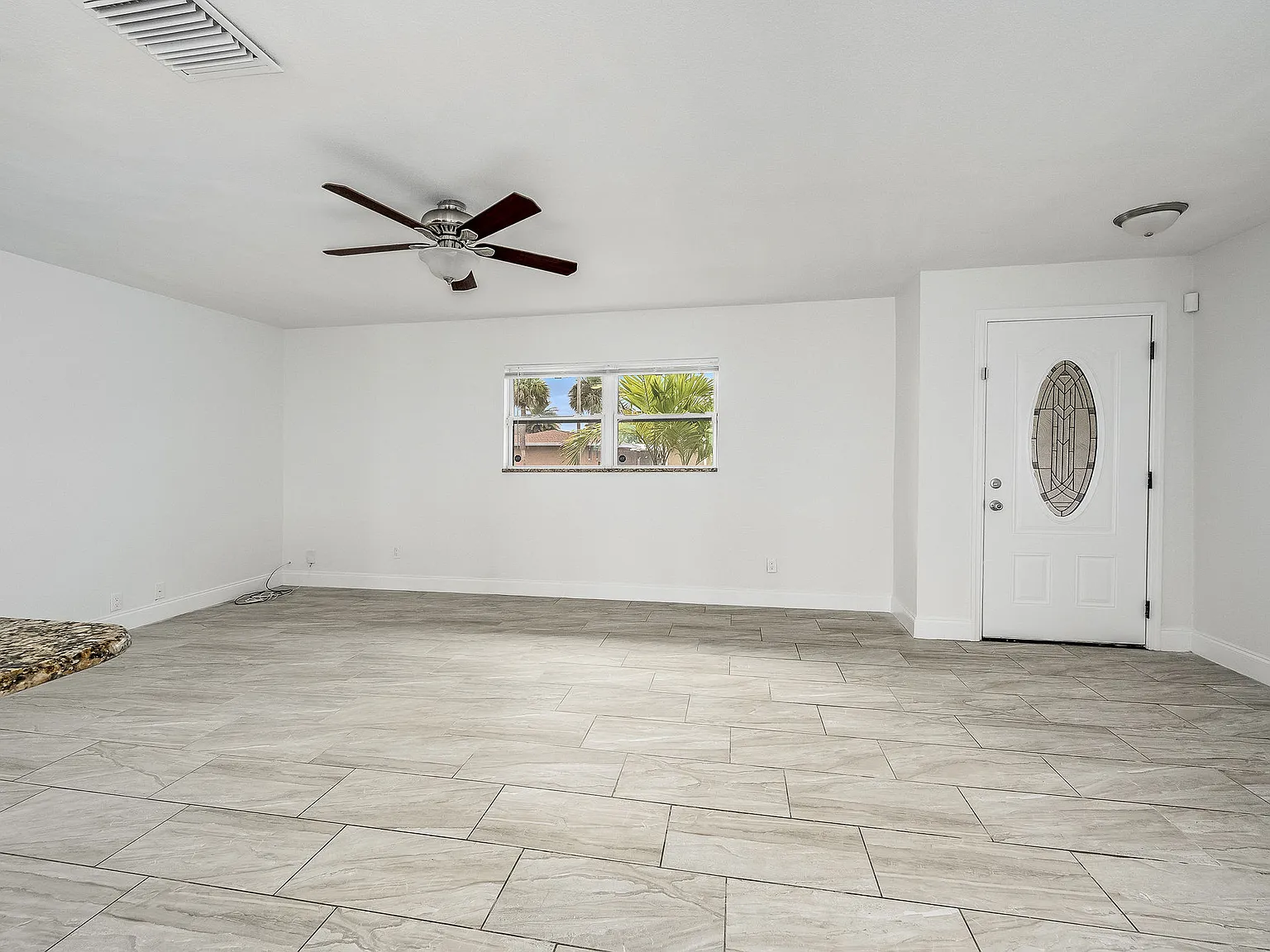 4 bed, 1833 sqft, $3,400 — Photo 4