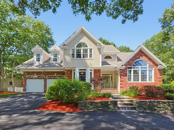 30 Rossi Ln, Ashland, MA 01721