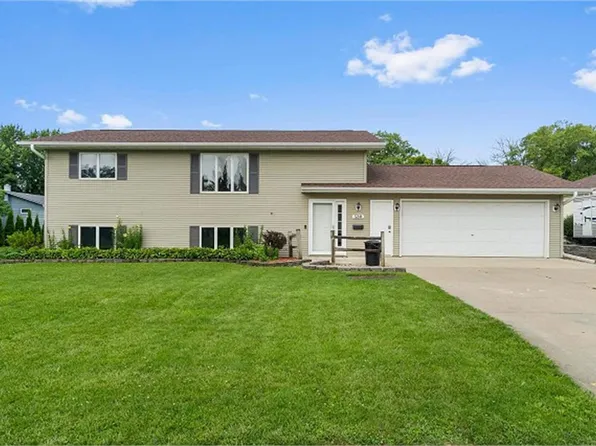520 Elmer Ave, Readlyn, IA 50668