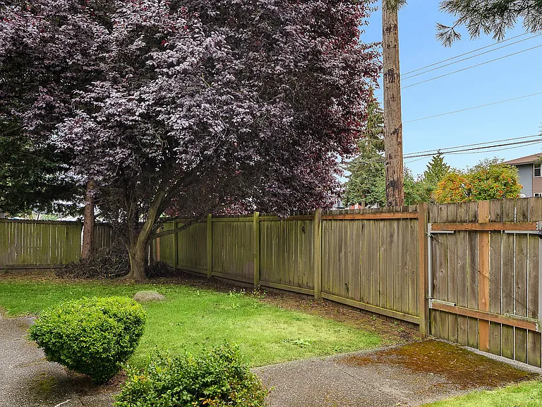 1129 W Casino Rd #3 — Photo 16