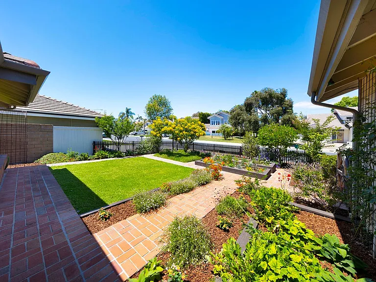 24356 Titus Dr — Photo 3