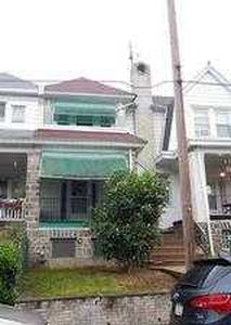 233 Huntley Rd, Upper Darby, PA, 19082