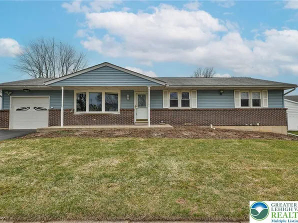 2982 Magnolia Cir, Macungie, PA 18062