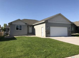 3609 E Brewster St, Sioux Falls, SD 57108