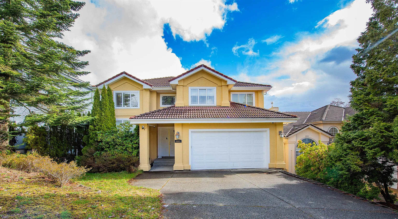 1645 Pinetree Way photo 1