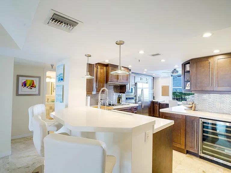 77 S Birch Rd #8C — Photo 16