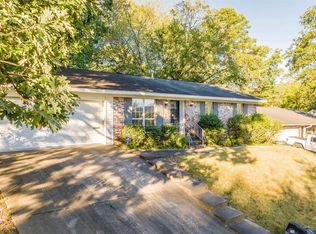 16 Oakwood Rd, Little Rock, AR 72202