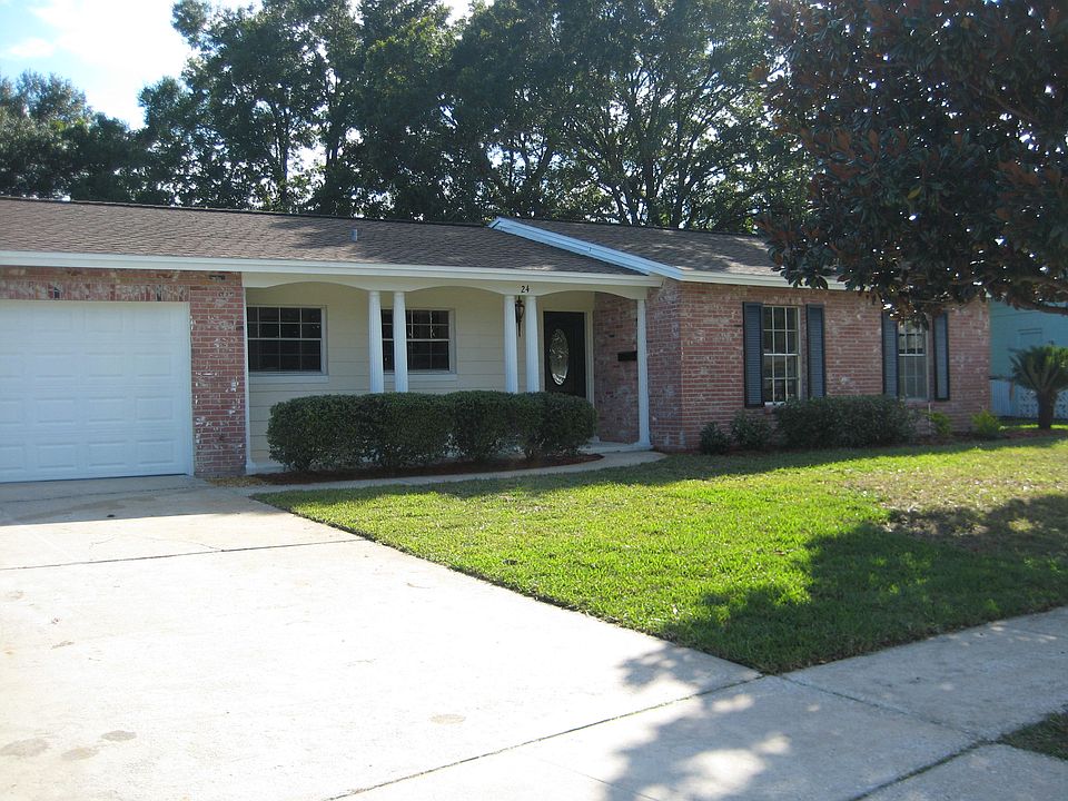 1st image of 24 Carriage Hill Cir