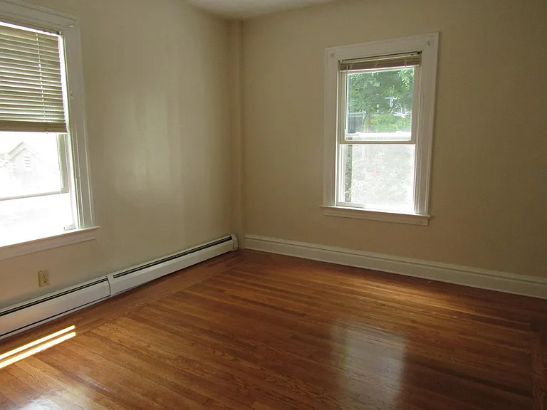 27 Manila Ave #2 — Photo 5