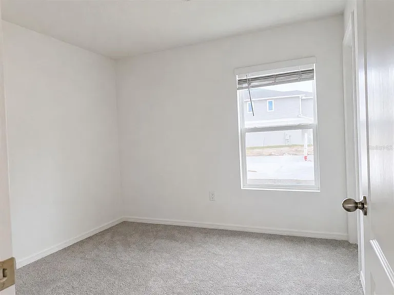2717 Raindrop Run St — Photo 15