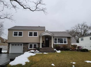 339 Ellen Pl, Paramus, NJ 07652