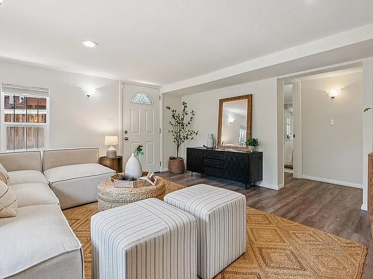 815 Portal Ave #B — Photo 8