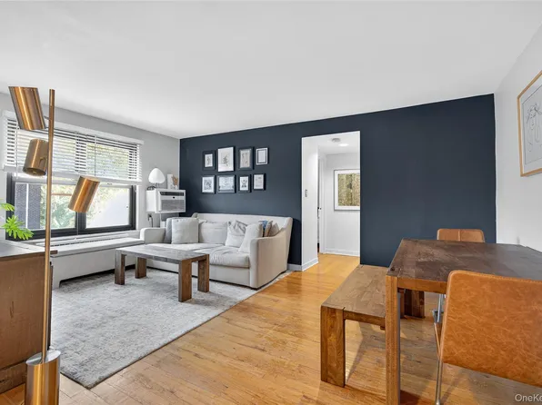 5 Terrace Circle #3A, Great Neck, NY 11021