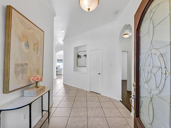 3rd image of 7014 Spruce View Ct