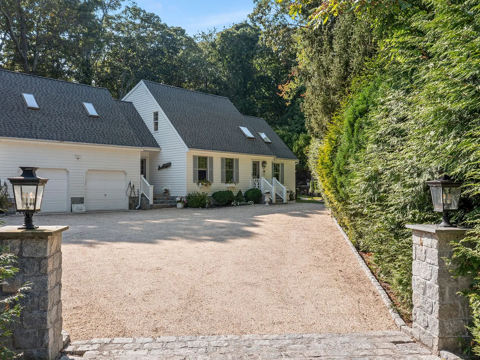 Seasonal Rental — Photo 1