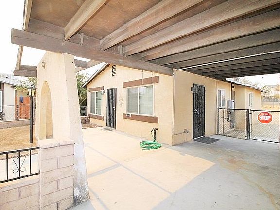 2nd image of 2040 Yosemite Dr