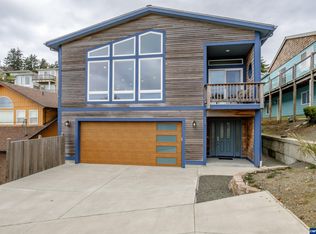 635 SE 4th St, Newport, OR 97365