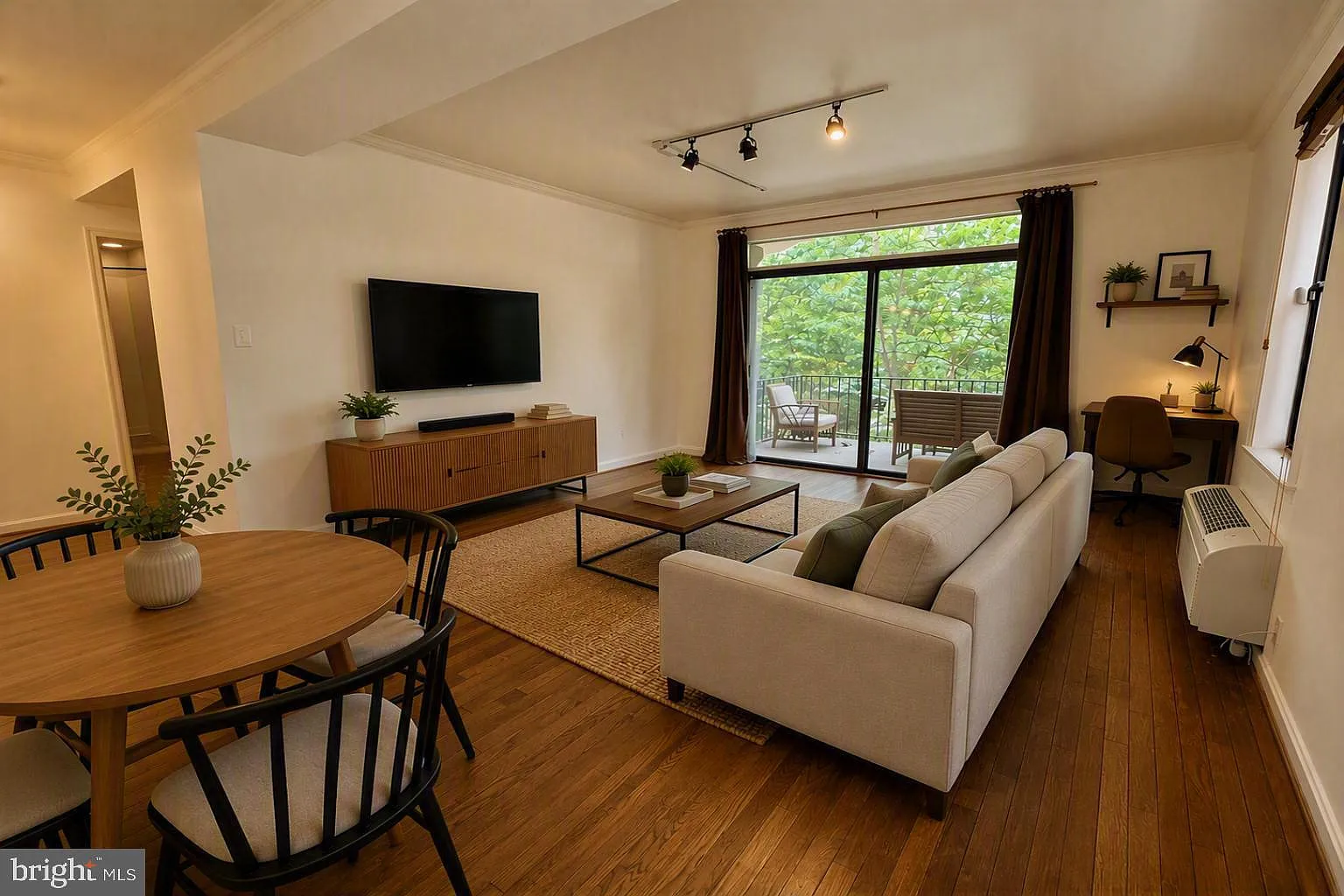 Kilpen House Condominium — Photo 2