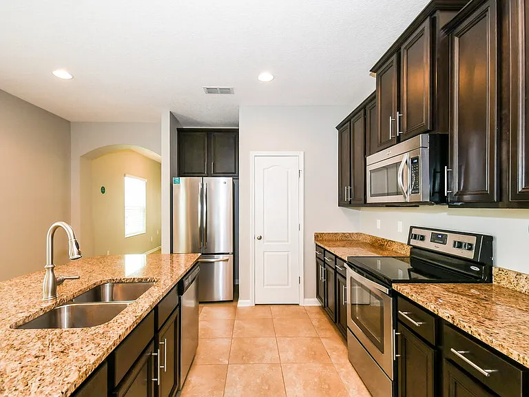 636 Drysdale Dr — Photo 7