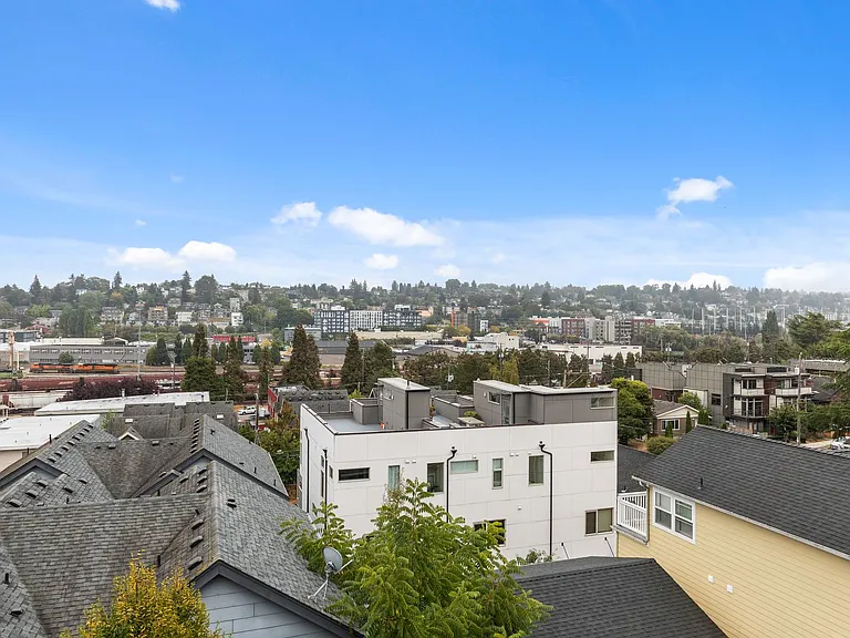 3410 22nd Ave W — Photo 35