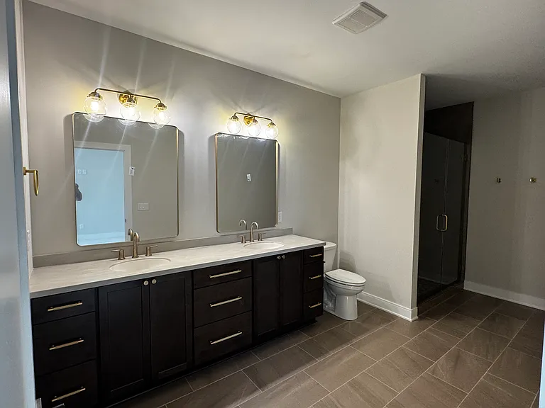 Unit 3 Master Bathroom