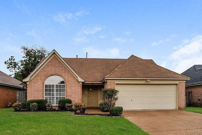 1st image of 9407 Garden Woods Dr