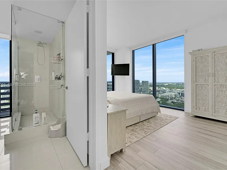 460 NE 28th St #3201 — Photo 4