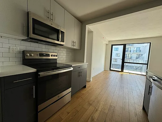 Rented by Rumah Realty Inc | media 6