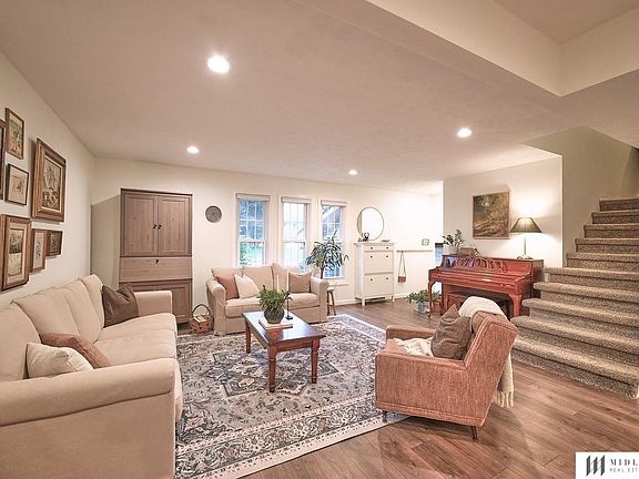 4th image of 3505 Leawood Dr