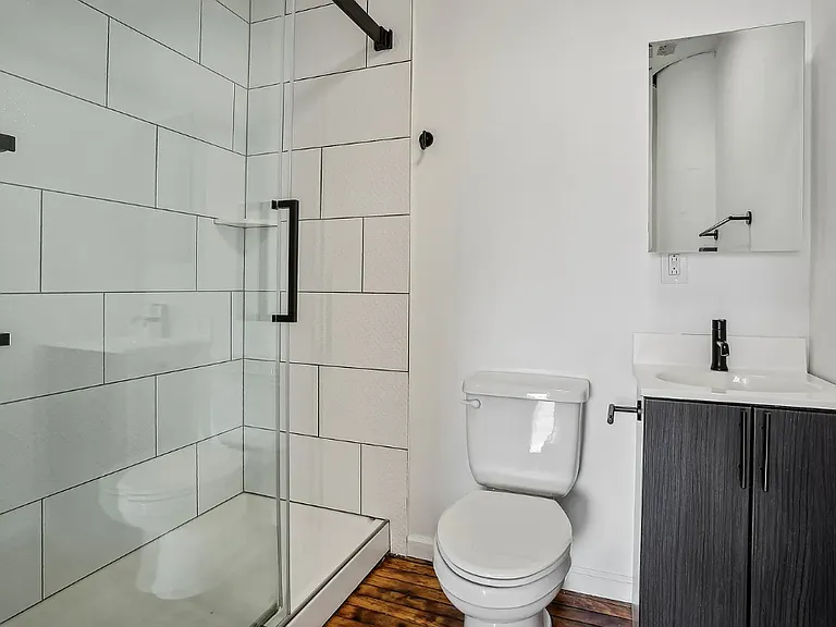 Spring Lofts — Photo 9