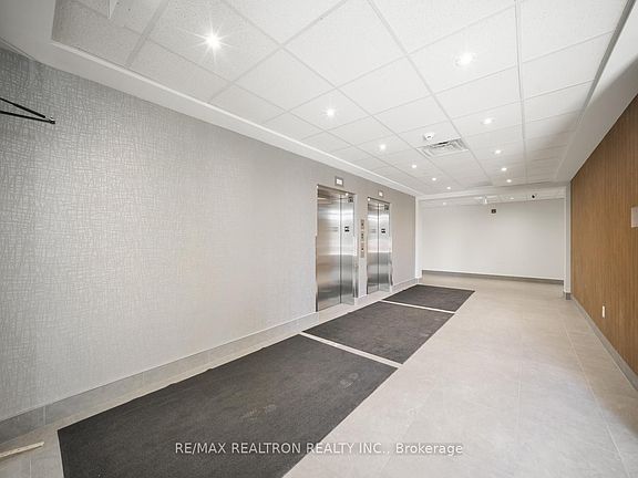 5th image of 5917 Main St #Penthouse 811
