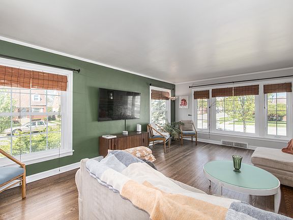 3rd image of 2767 W 95th Pl