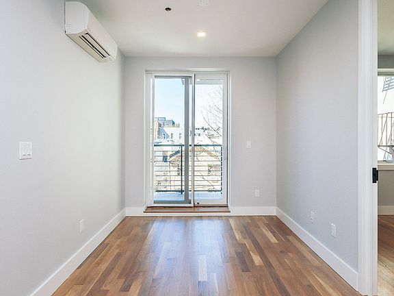 4th image of 743 Lafayette Ave #3R