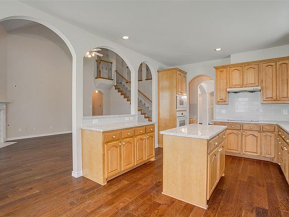 5th image of 1320 Chardonnay Dr
