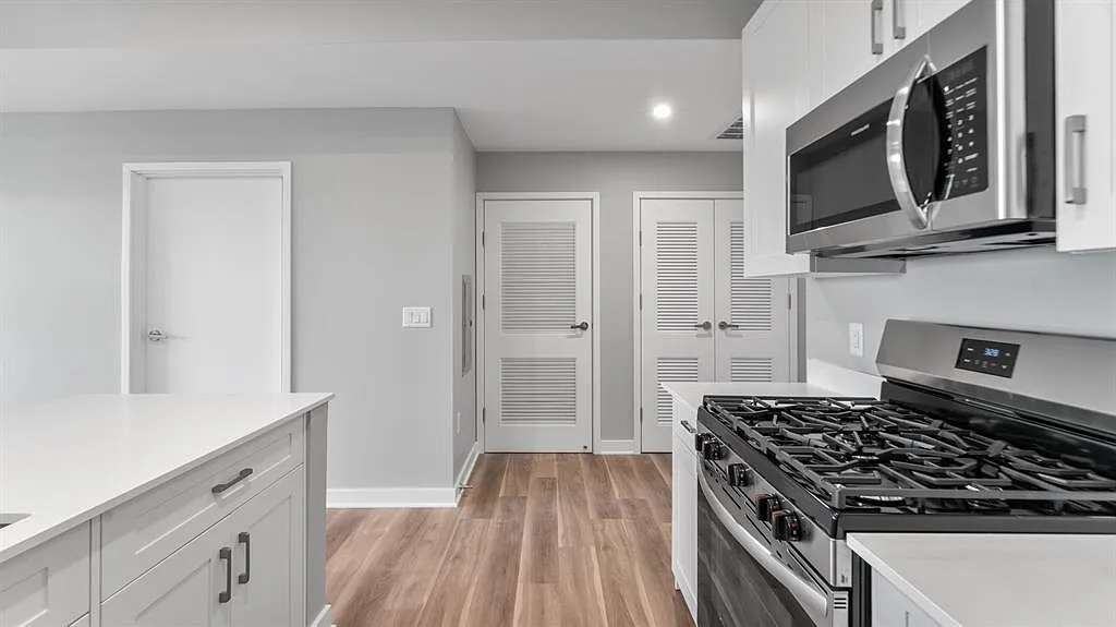 2 bed, 2.0 bath, $2,769 — Photo 4