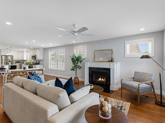 4th image of 27 MULBERRY Lane
