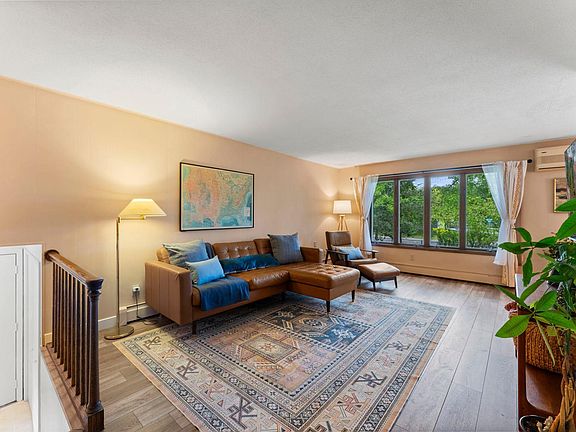 4th image of 5997 Oak Cir