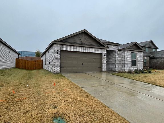 3rd image of 1907 Dahlia Way