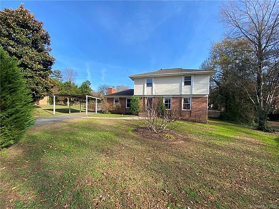 2nd image of 2112 Wellwood Cir