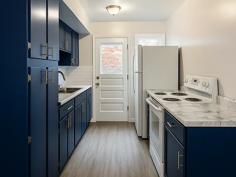 315 Riley Dr — Photo 3