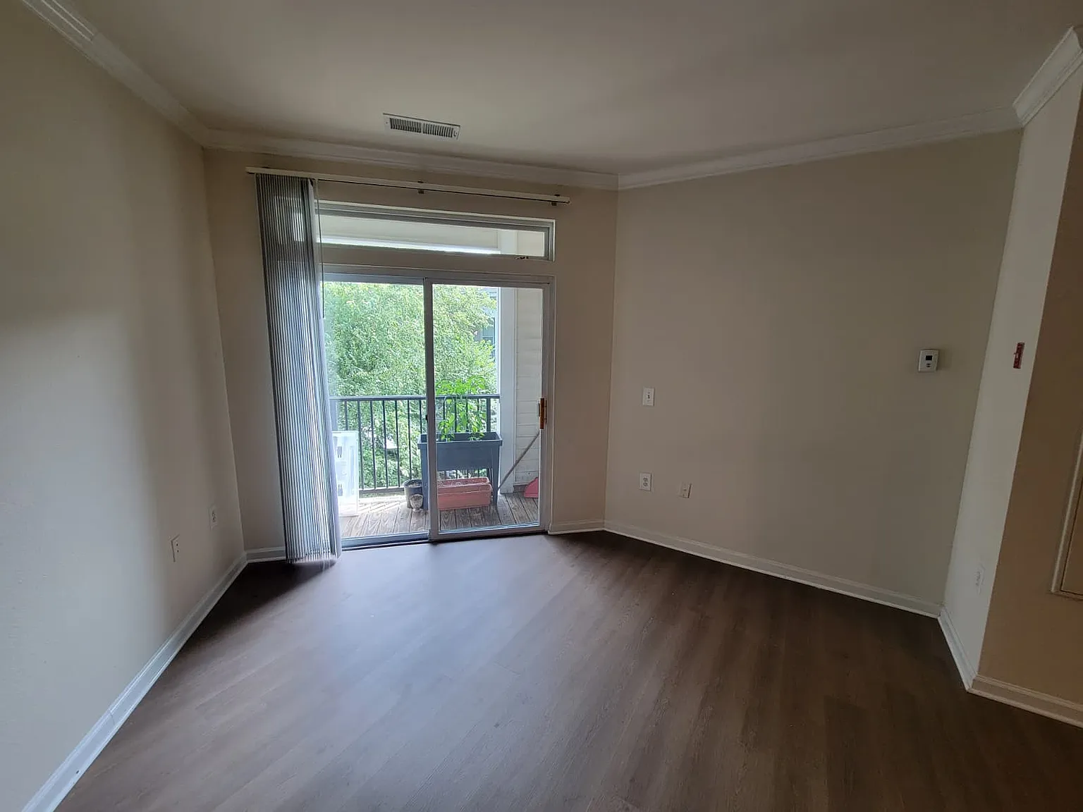2 bed, 1069 sqft, $2,426 — Photo 2