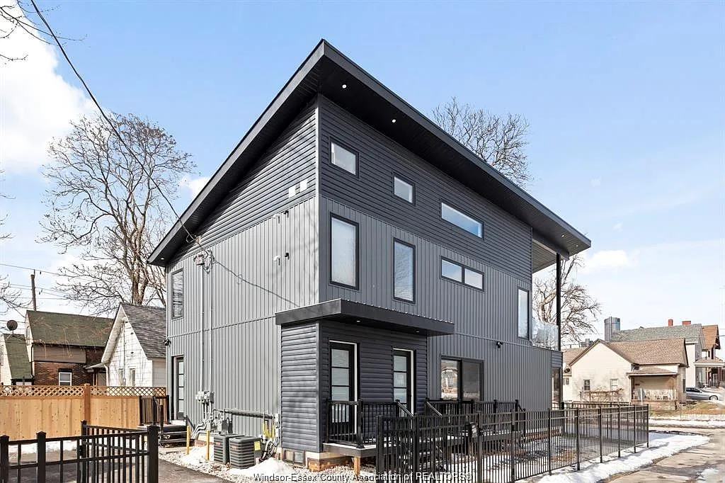 3 bed, 1.5 bath, $2,250 — Photo 1
