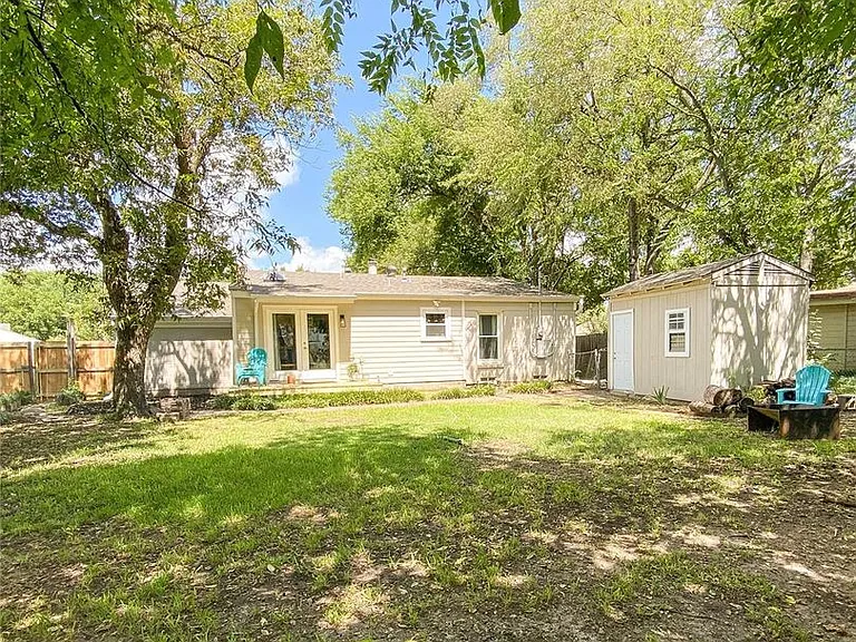 10652 Cayuga Dr — Photo 1
