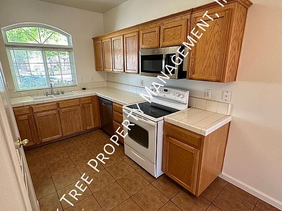 5th image of 5595 W Holland Ave