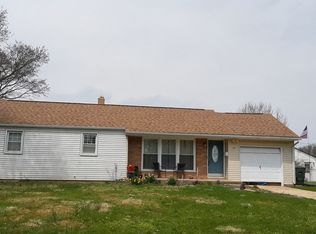 19 W Clairmont Dr, Newark, DE 19702